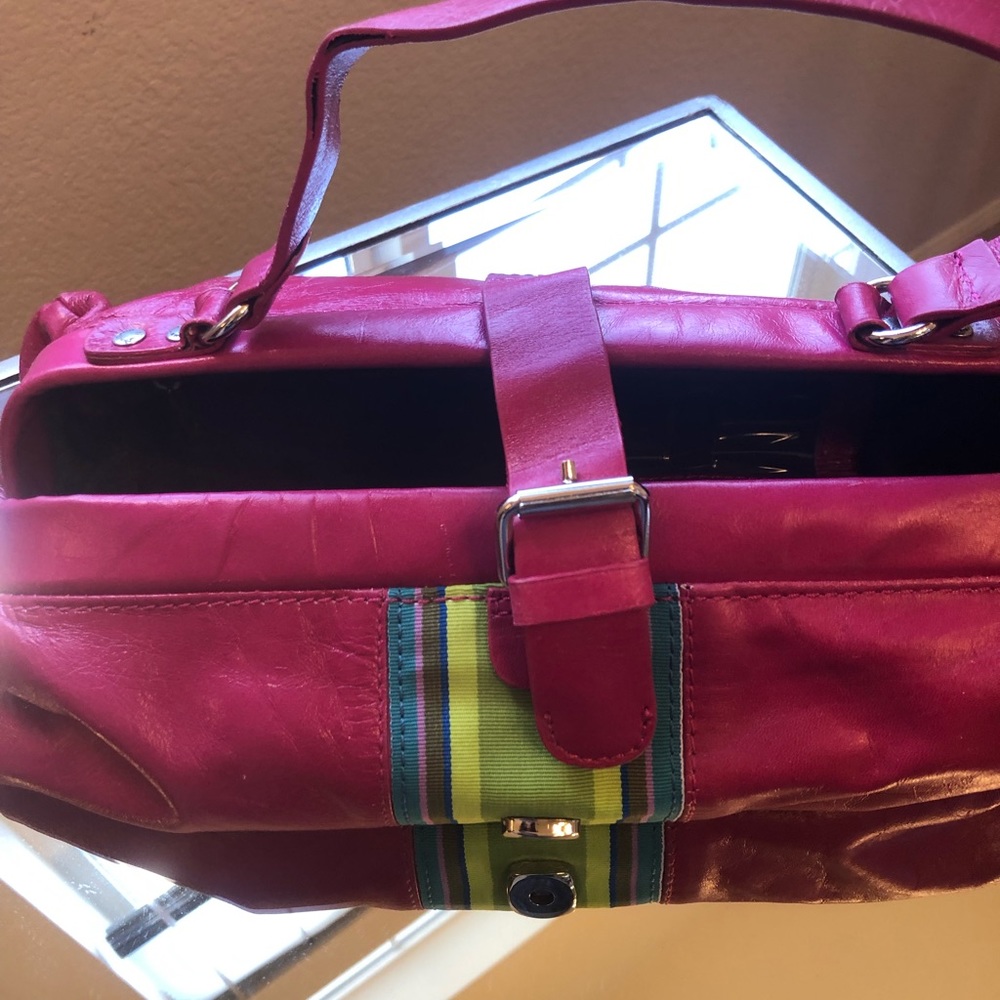 NEW!! NEVER USED.  Tommy Hilfiger Purse - Picture 5 of 6